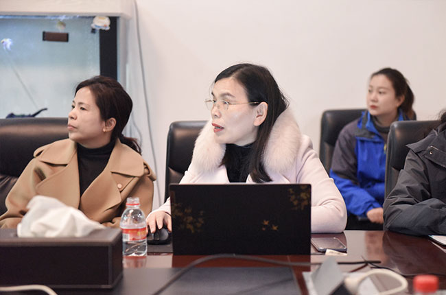 就公司財務管理等情況進行交流