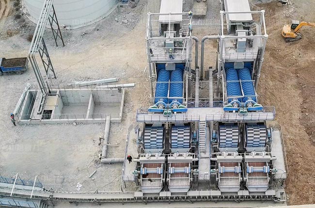 天利建材螺旋洗砂機(jī)使用現(xiàn)場(chǎng)