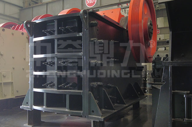 鄂式粗破碎機大型號 鄂式粗破碎機大型號