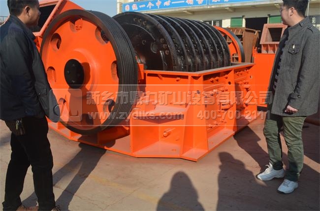 新鄉(xiāng)鼎力新員工參觀廠區(qū)