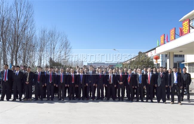 破碎機設備售后圖片