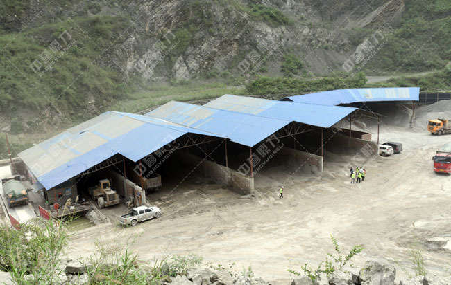 半封閉的成品料庫(kù)