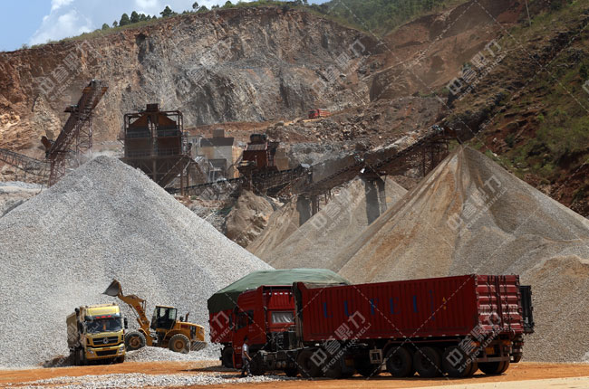 晟葳礦業石料生產線成品料堆