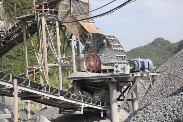田東水泥廠生產線近景圖