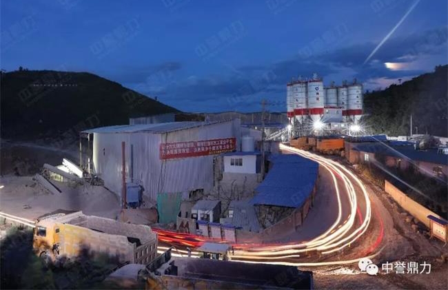 采石場生產線夜景