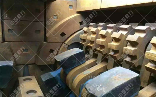 錘式制砂機(jī)內(nèi)部結(jié)構(gòu)