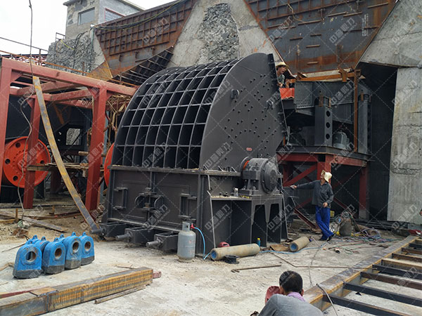 錘式破碎機(jī)應(yīng)用現(xiàn)場