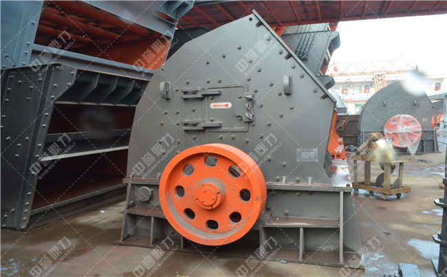 時產200噸錘式碎石機