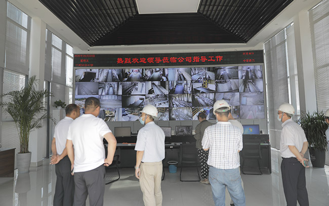 了解藍天環保智慧廠區生產線中控系統操作情況