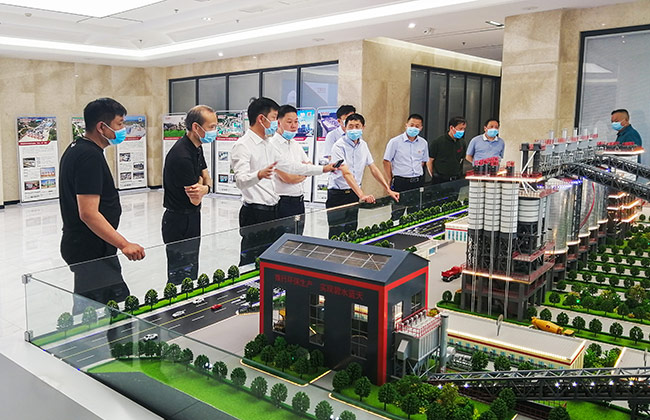 張治民董事長介紹中譽鼎力循環(huán)建材產(chǎn)業(yè)園建設理念及實踐