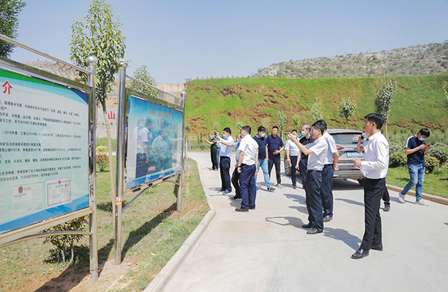 湖北省赤壁市導考察礦山生態(tài)修復及環(huán)境治理情況