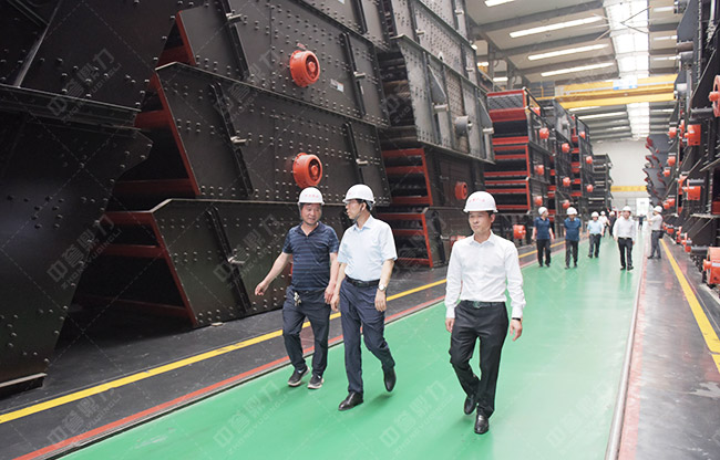 參觀中譽(yù)鼎力智能化一體生產(chǎn)車間